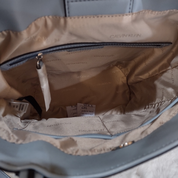 Calvin Klein Beautiful Bag - Picture 3 of 16